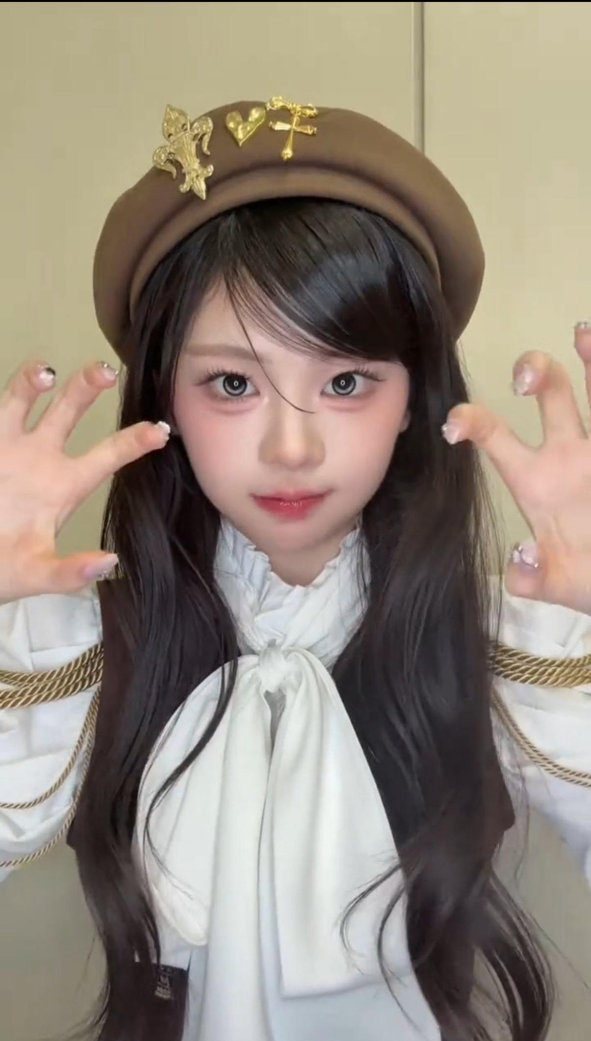 A moment captured by Murakami Rinon (ME:I)'s fan