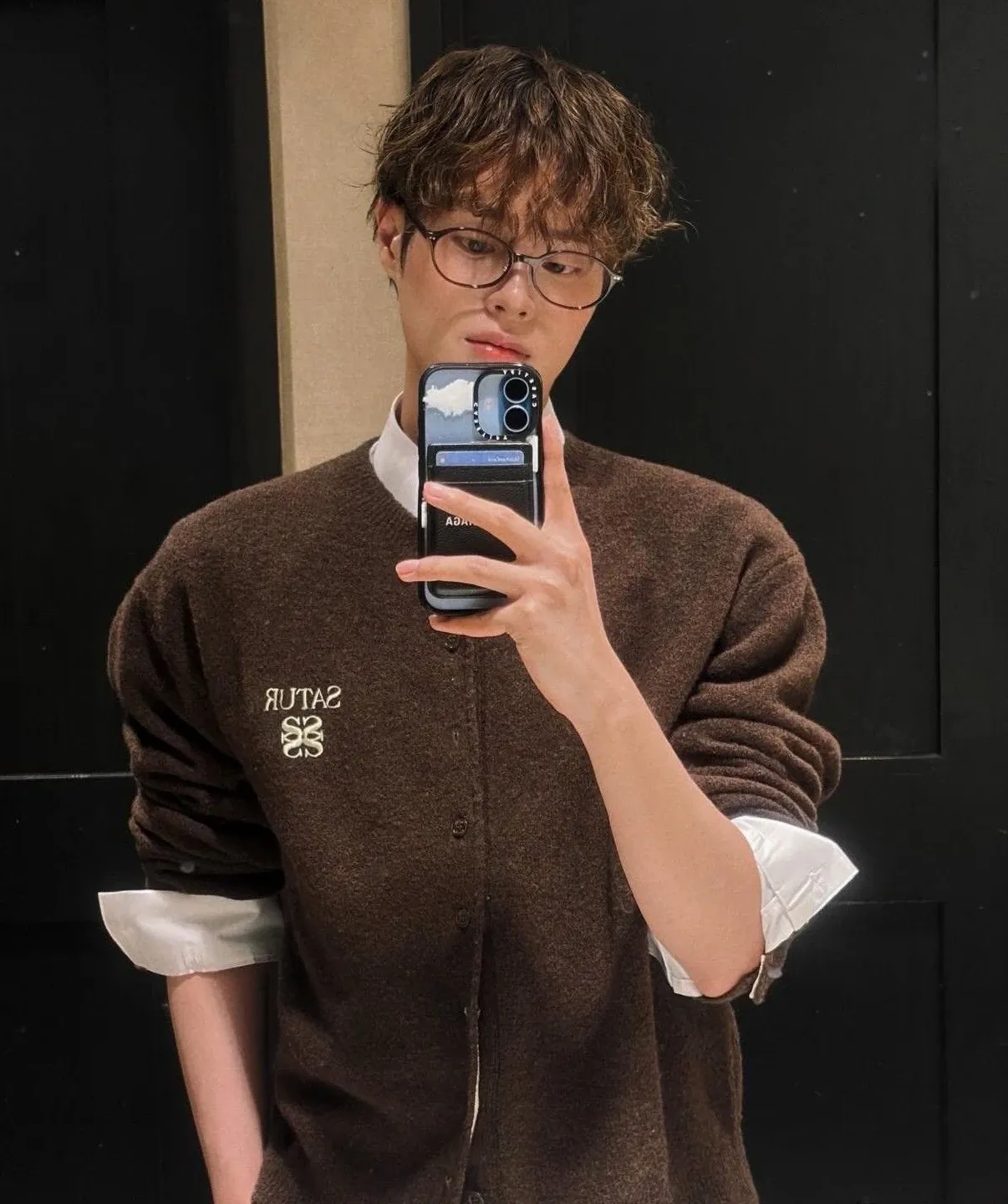 A moment captured by Lee Daehwi (AB6IX)'s fan