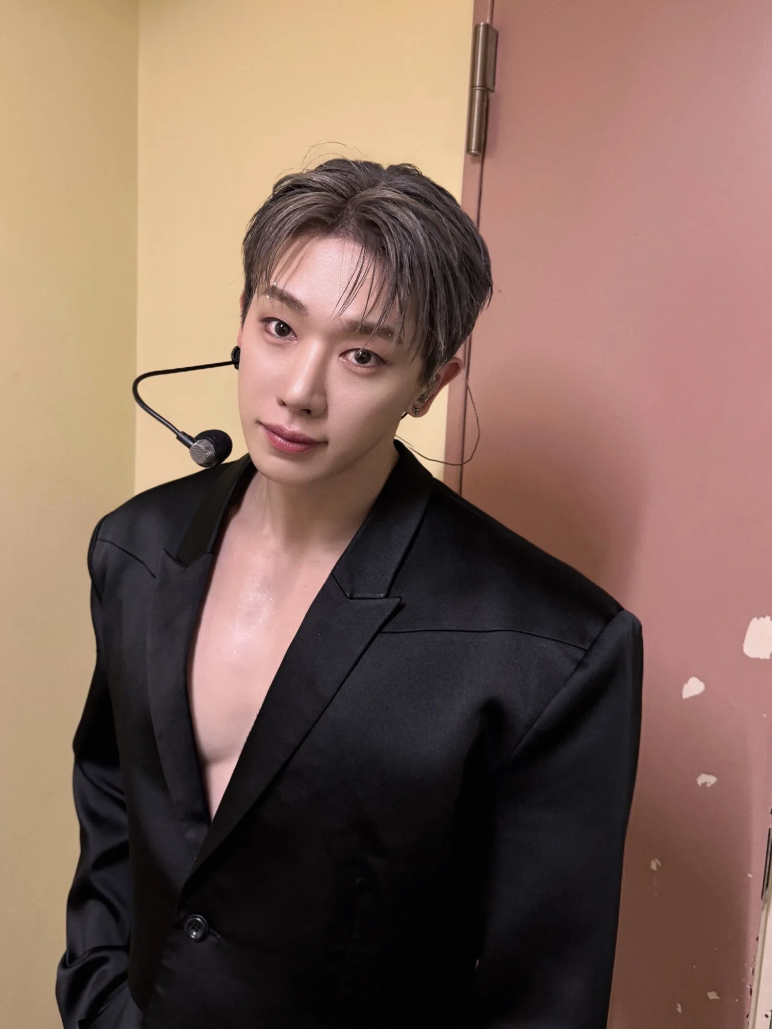 Behind-the-scenes cut of Wonho