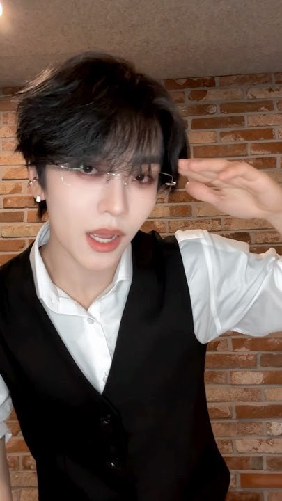 Behind-the-scenes cut of He Xinlong (ALPHA DRIVE ONE)