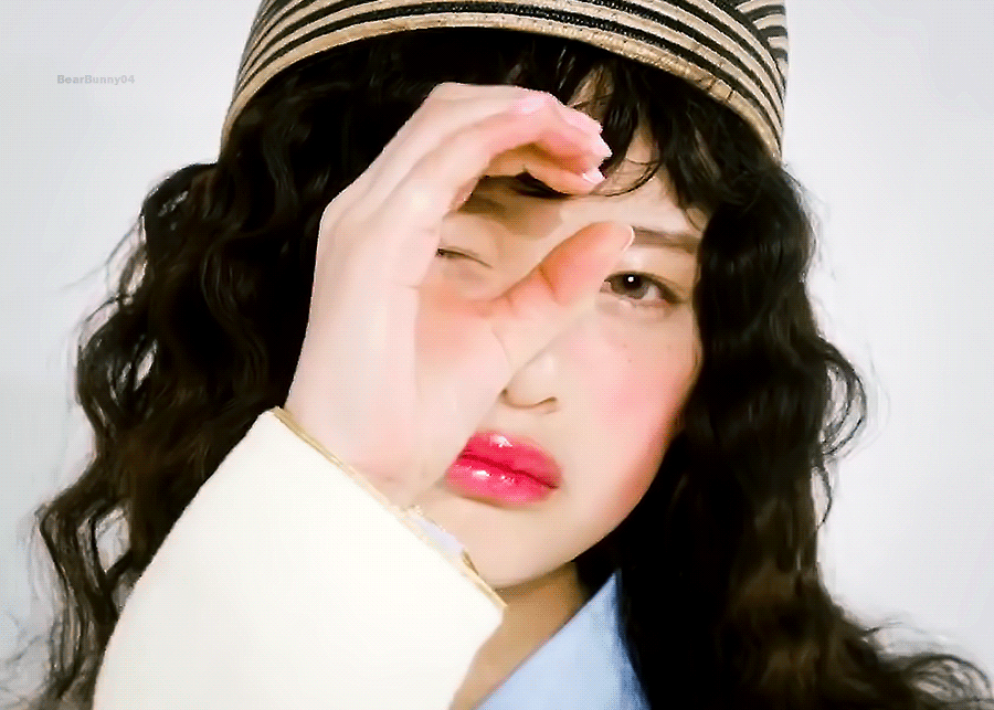 ハニ (NewJeans)の最近の活動写真