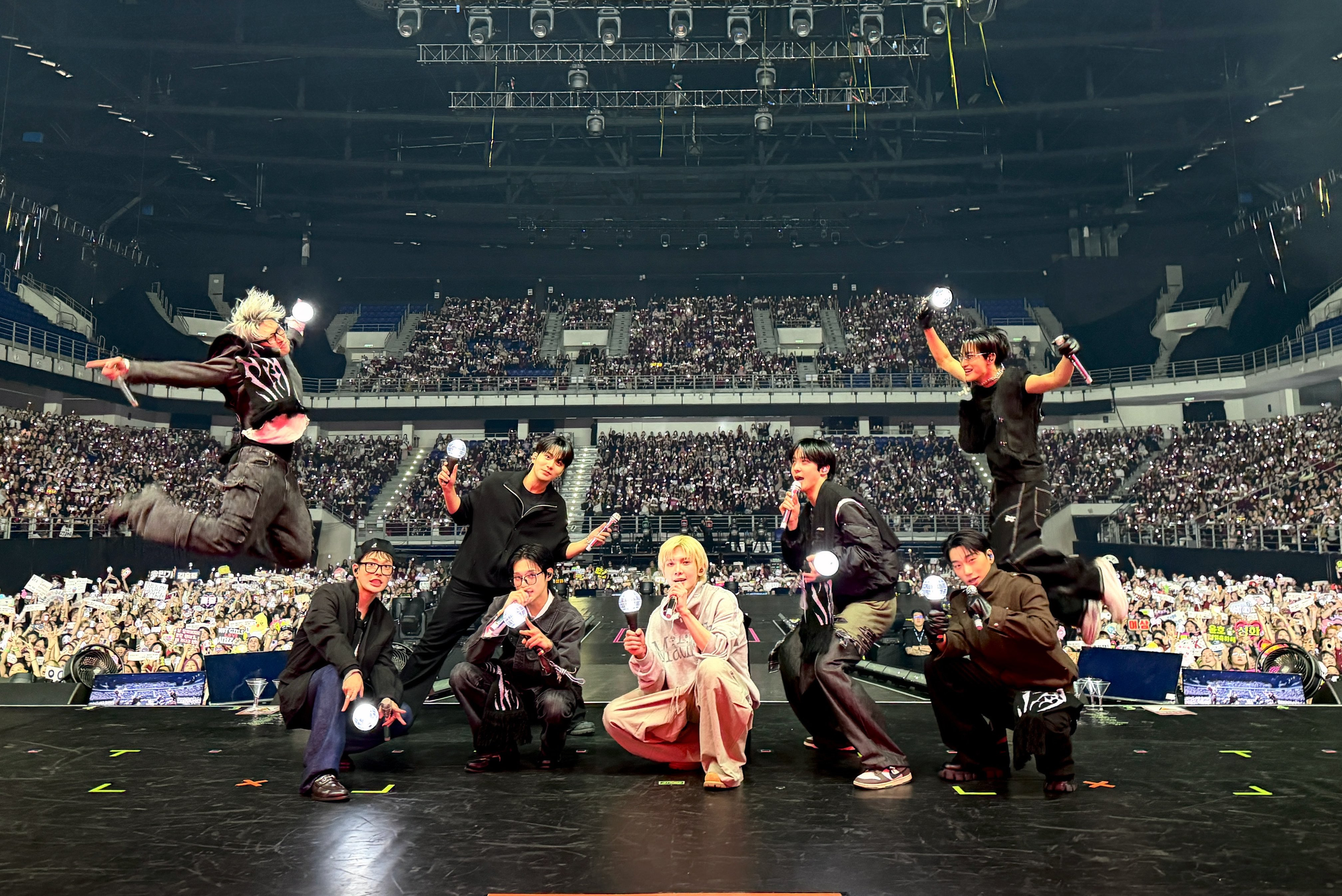 ATEEZの舞台裏ショット