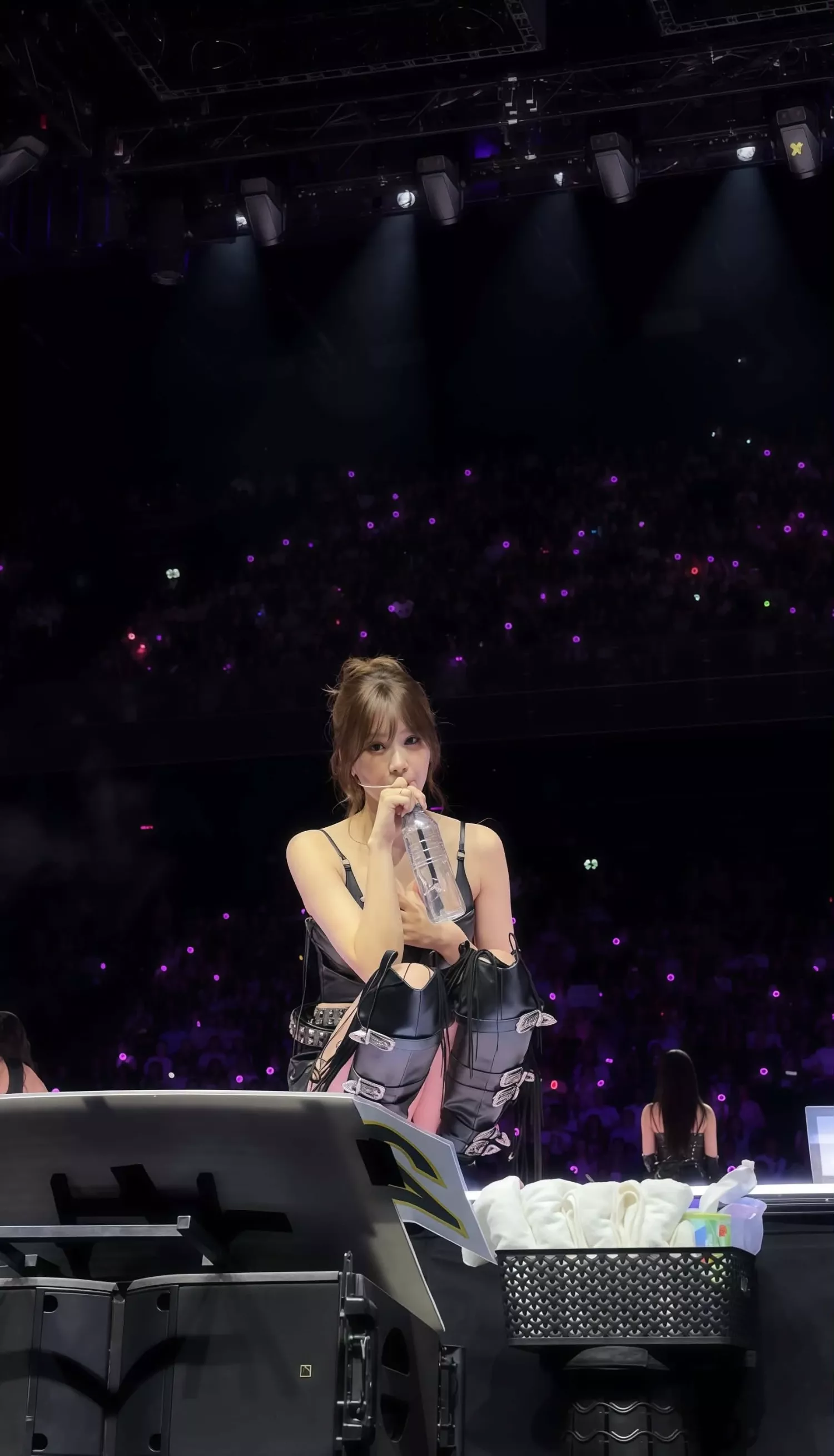 Foto aktivitas terbaru Sana (TWICE)