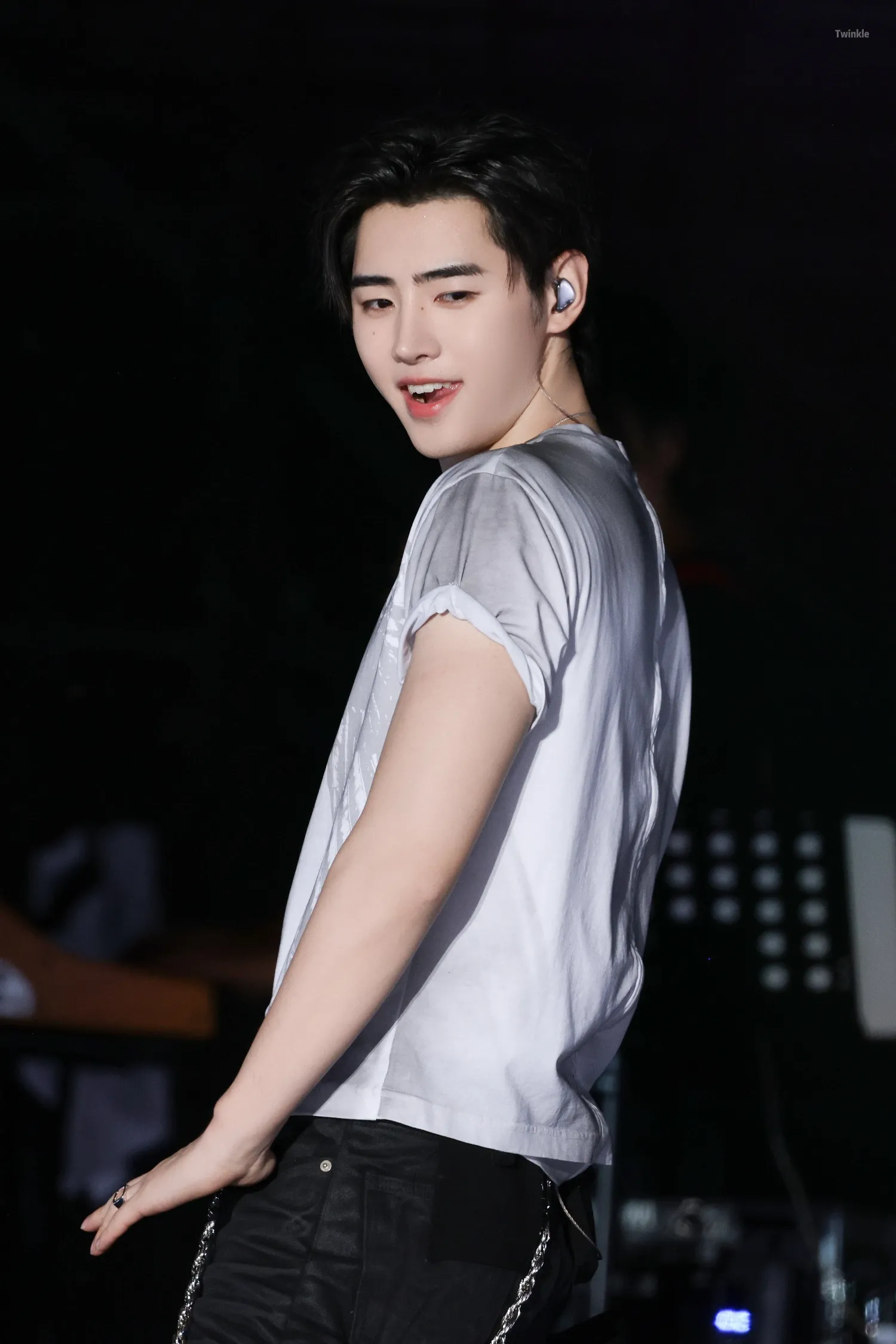 Foto aktivitas terbaru Sunghoon (ENHYPEN)