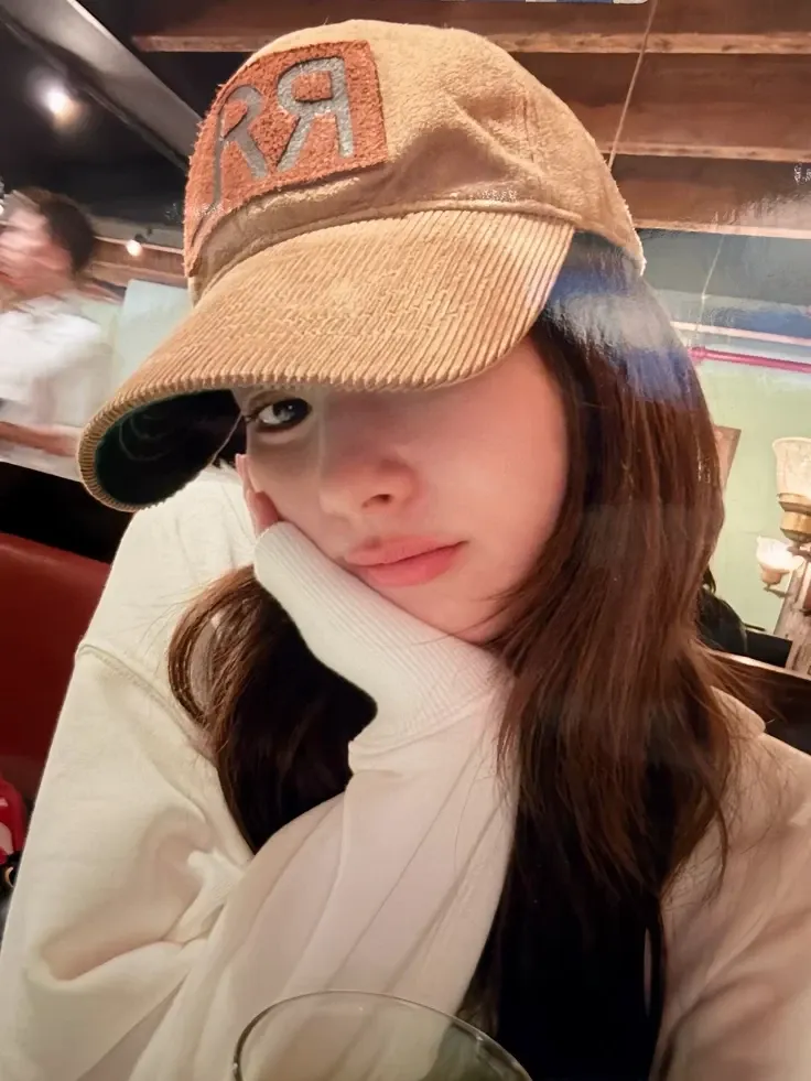 Potret di balik layar Sana (TWICE)