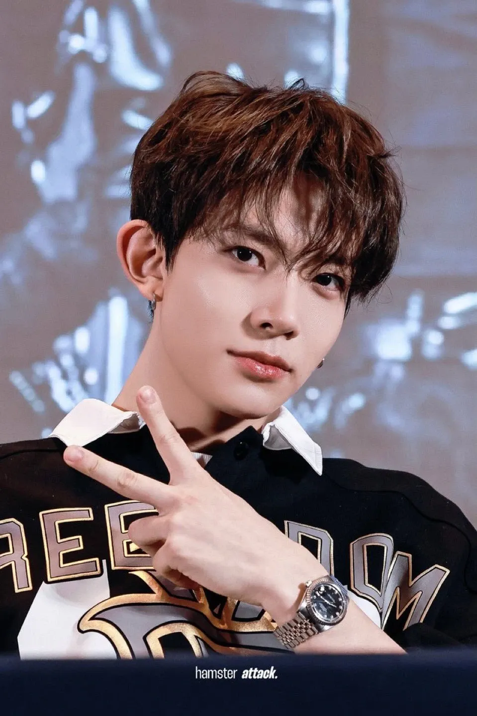 Latest photo of Heeseung