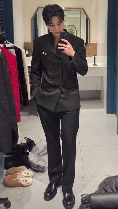 A heartfelt wallpaper shared by Young K (DAY6)'s fans