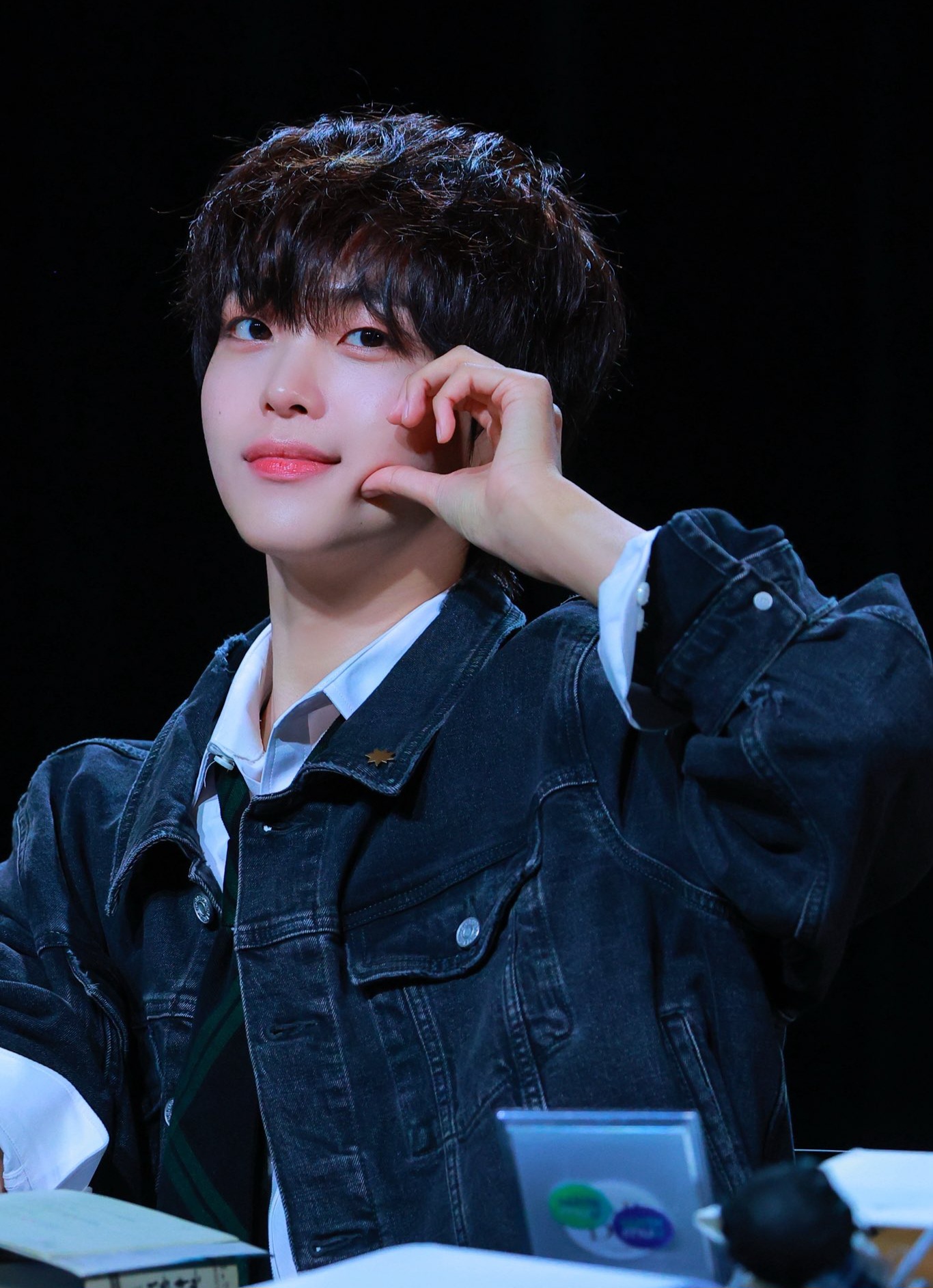 Recent activity shot of Hyeongjun (CRAVITY)