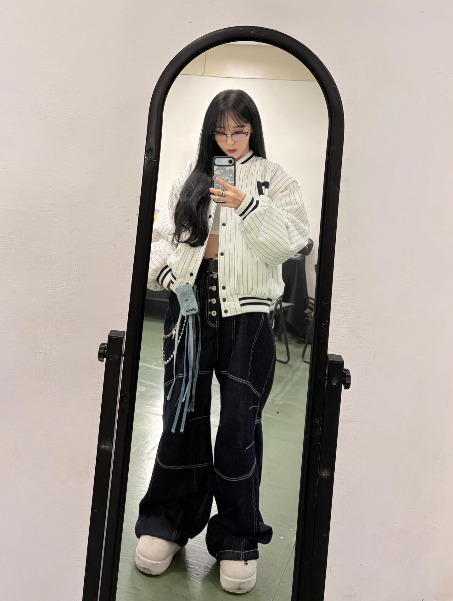 Behind-the-scenes cut of Moonbyul (MAMAMOO)