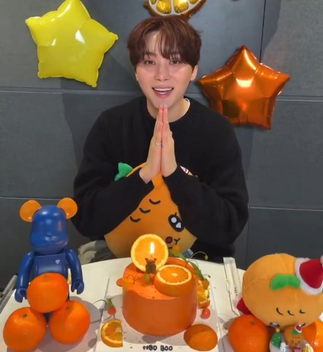 Recent activity shot of Seungkwan (SEVENTEEN)