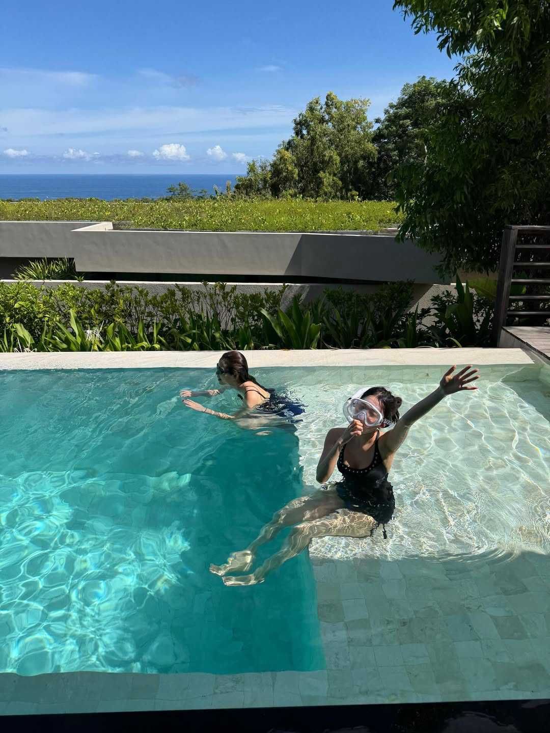 Recent activity shot of Red Velvet