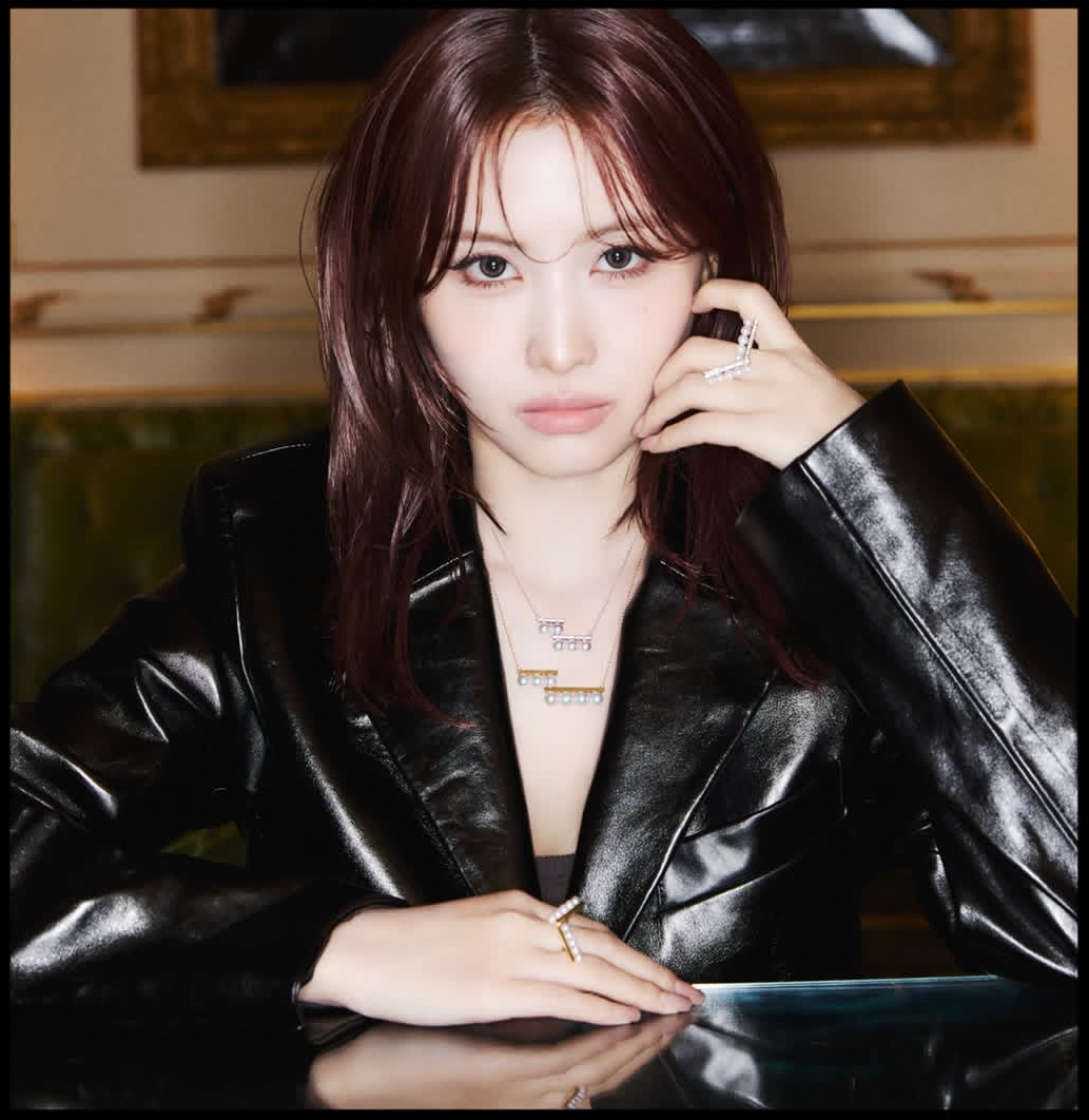 Foto terbaru Momo (TWICE)