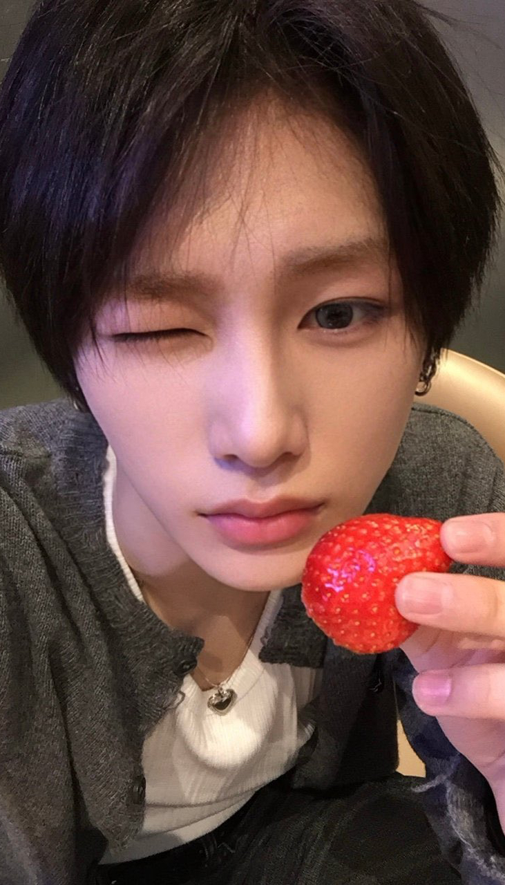 A heartfelt wallpaper shared by Zhou Anxin (ALPHA DRIVE ONE)'s fans