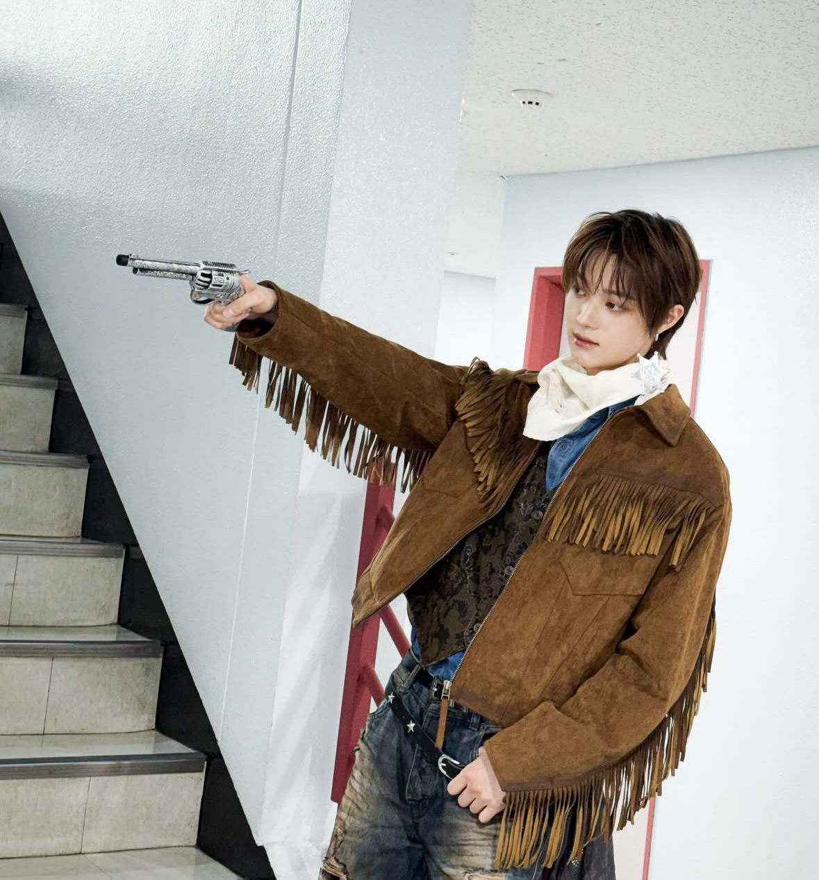 Behind-the-scenes cut of EJ (&TEAM)