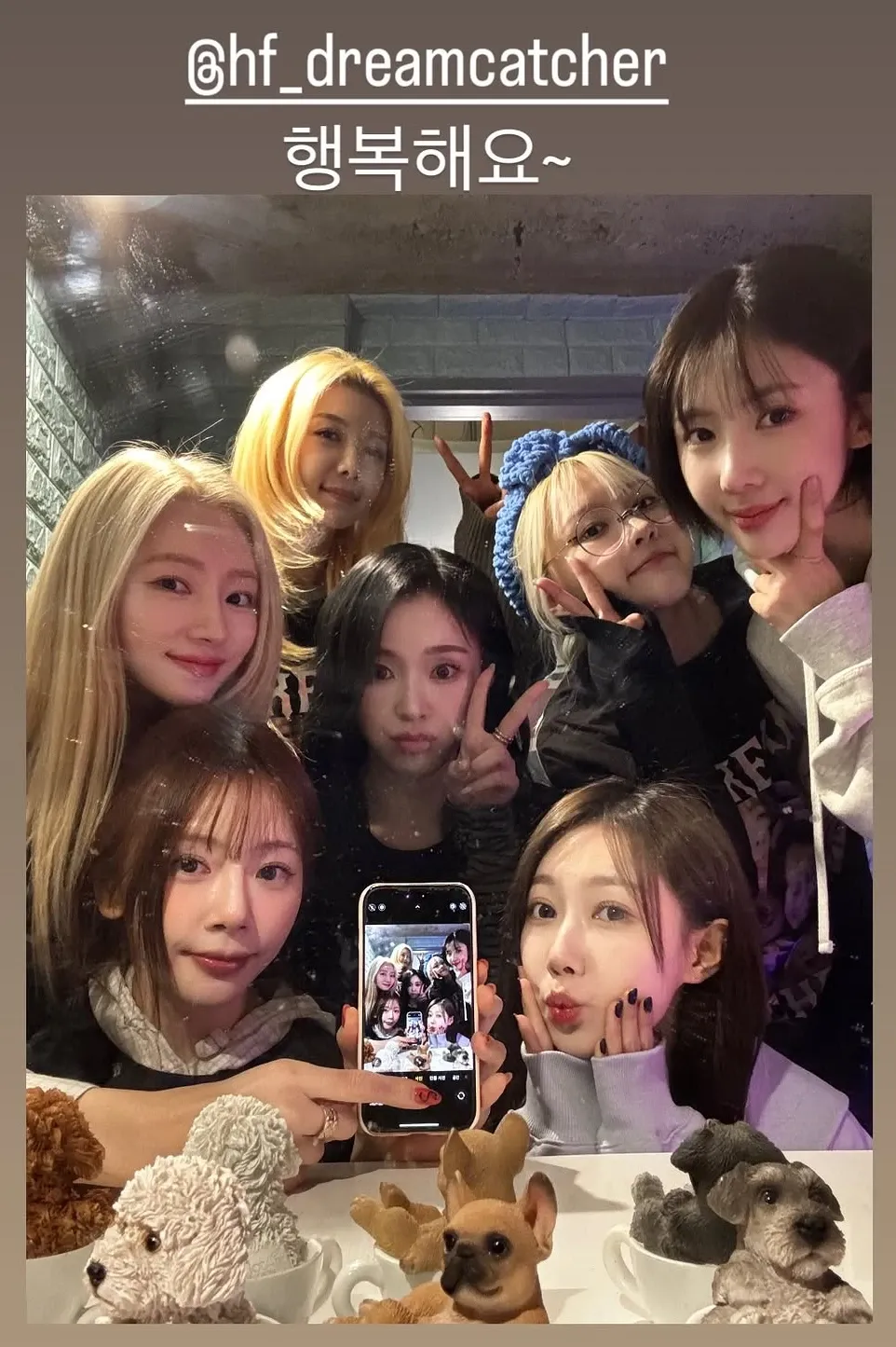 Momen yang diabadikan oleh penggemar DREAMCATCHER