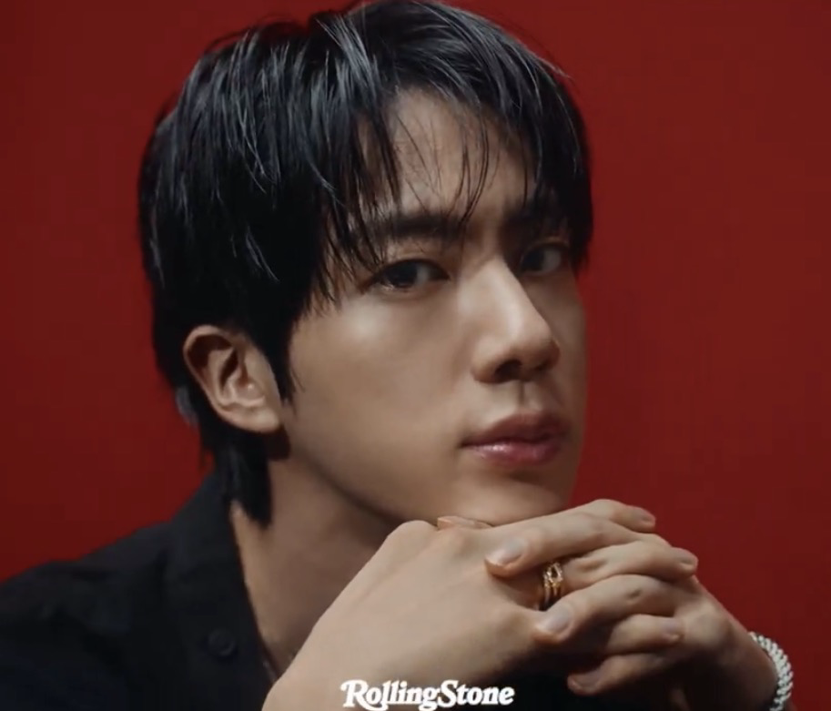 Momen yang diabadikan oleh penggemar Jin (BTS)