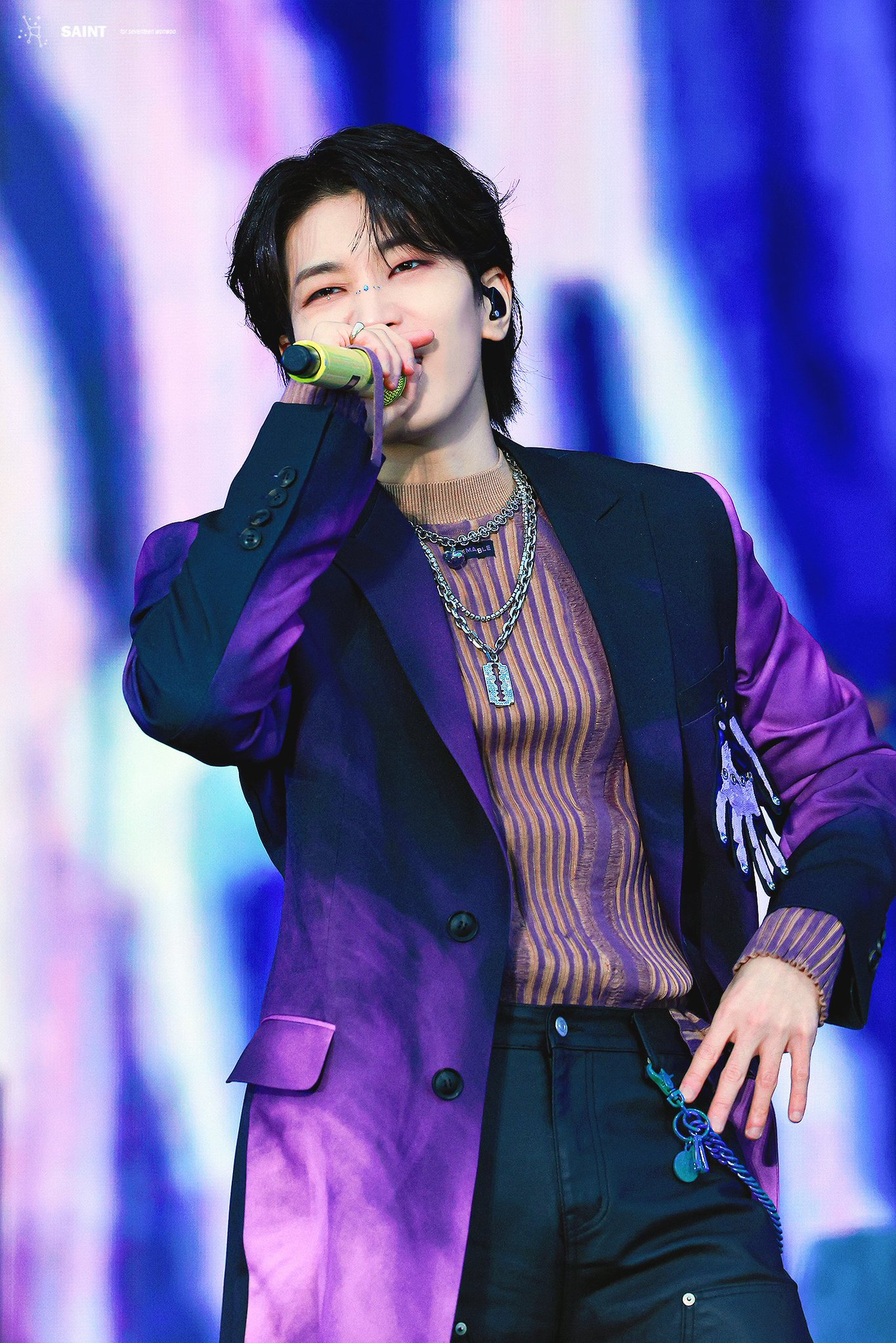 Recent activity shot of Wonwoo (SEVENTEEN)