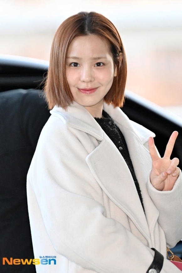 マコ (NiziU)の最新写真