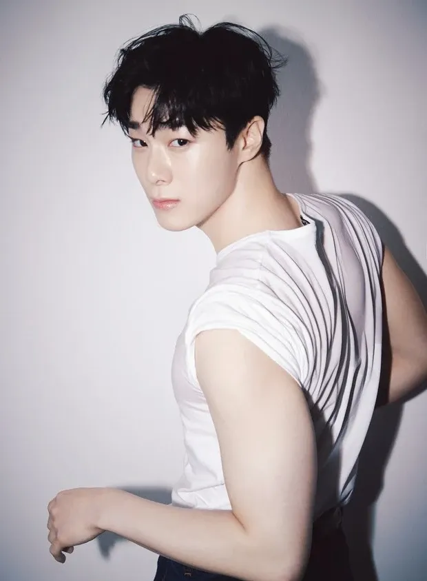 Latest photo of Moonbin (ASTRO)