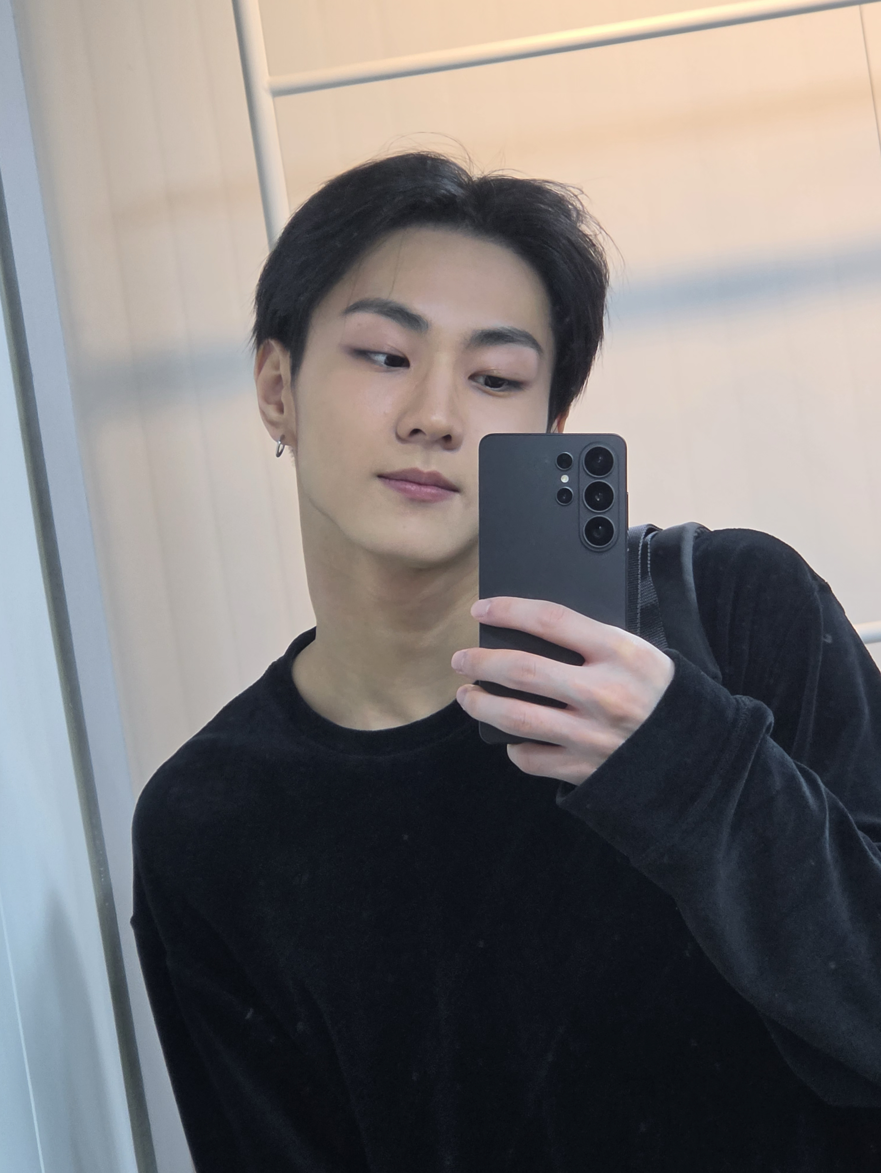 Behind-the-scenes cut of Jungwon (ENHYPEN)