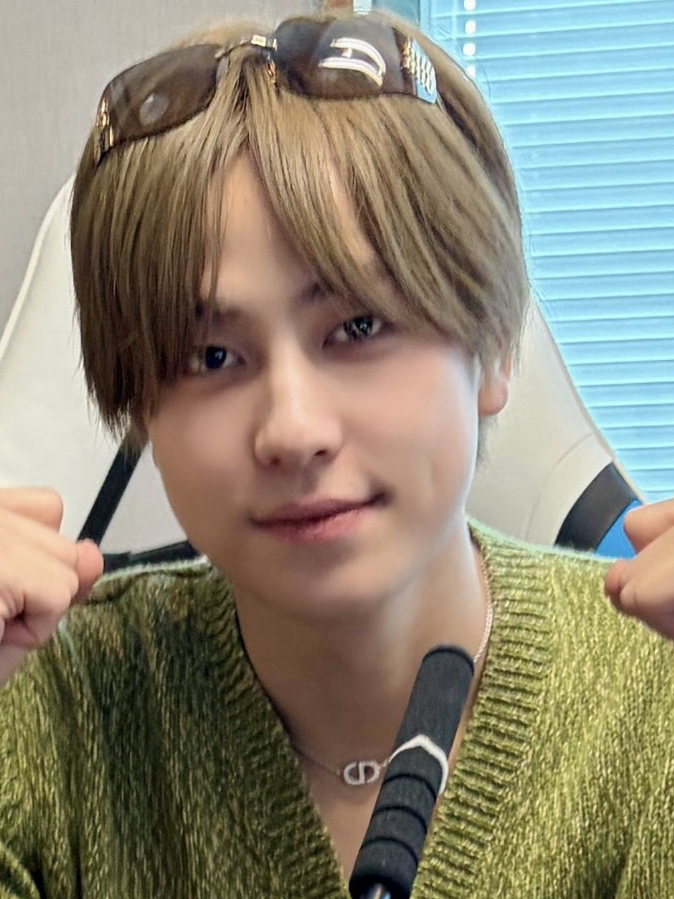 Behind-the-scenes cut of Taki (&TEAM)