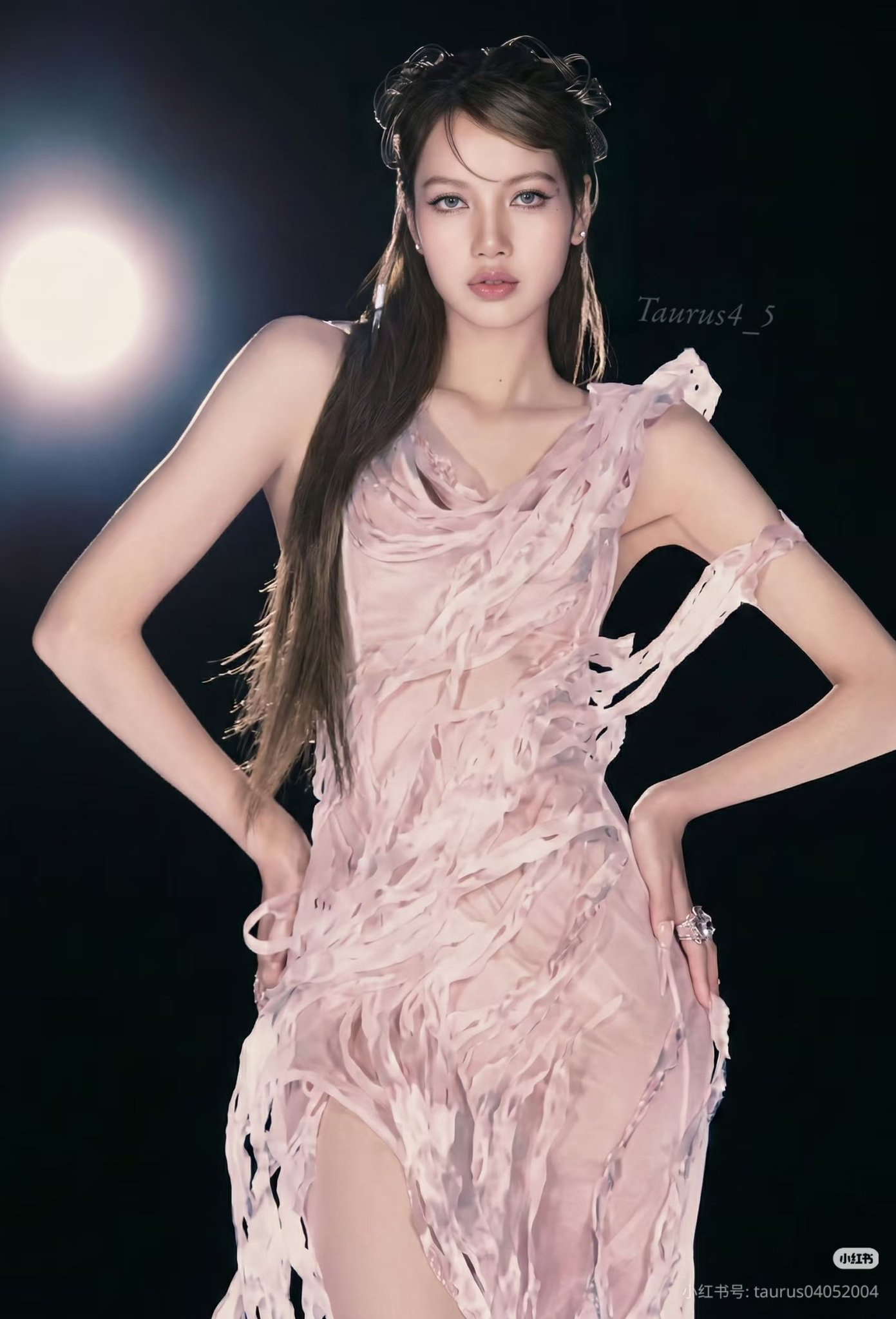 Behind-the-scenes cut of Lisa (BLACKPINK)