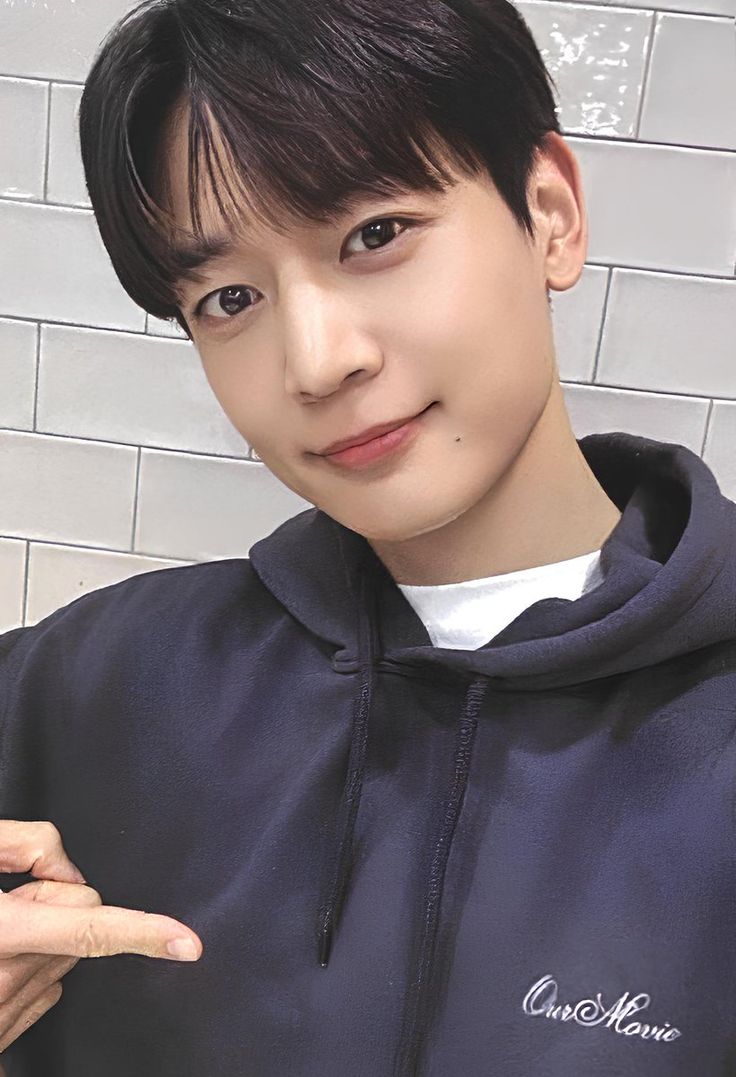 Recent activity shot of Minho (SHINee)