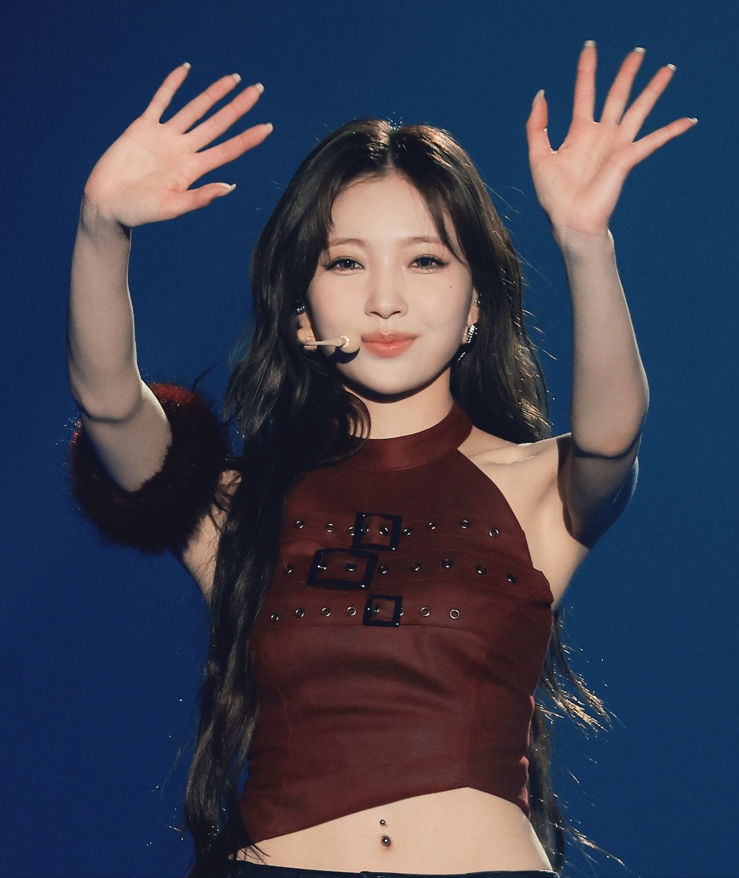 Latest photo of Mayuka (NiziU)