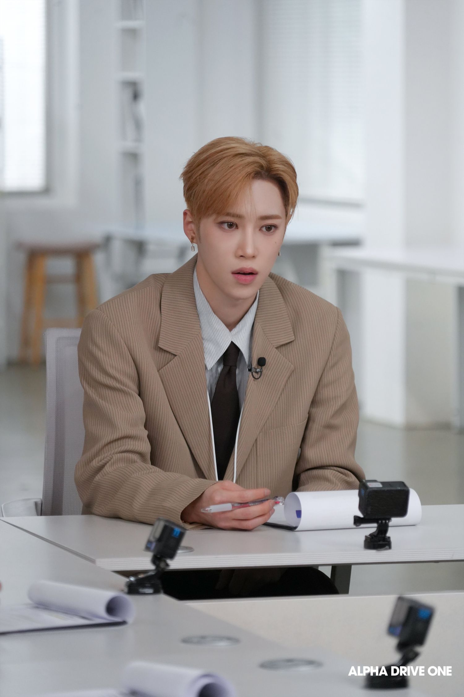 아르노 (알파드라이브원)의 비하인드 컷