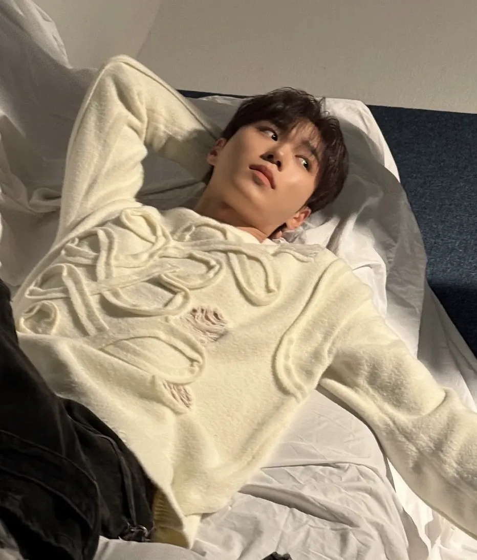 Behind-the-scenes cut of Kim Junseo (ALPHA DRIVE ONE)