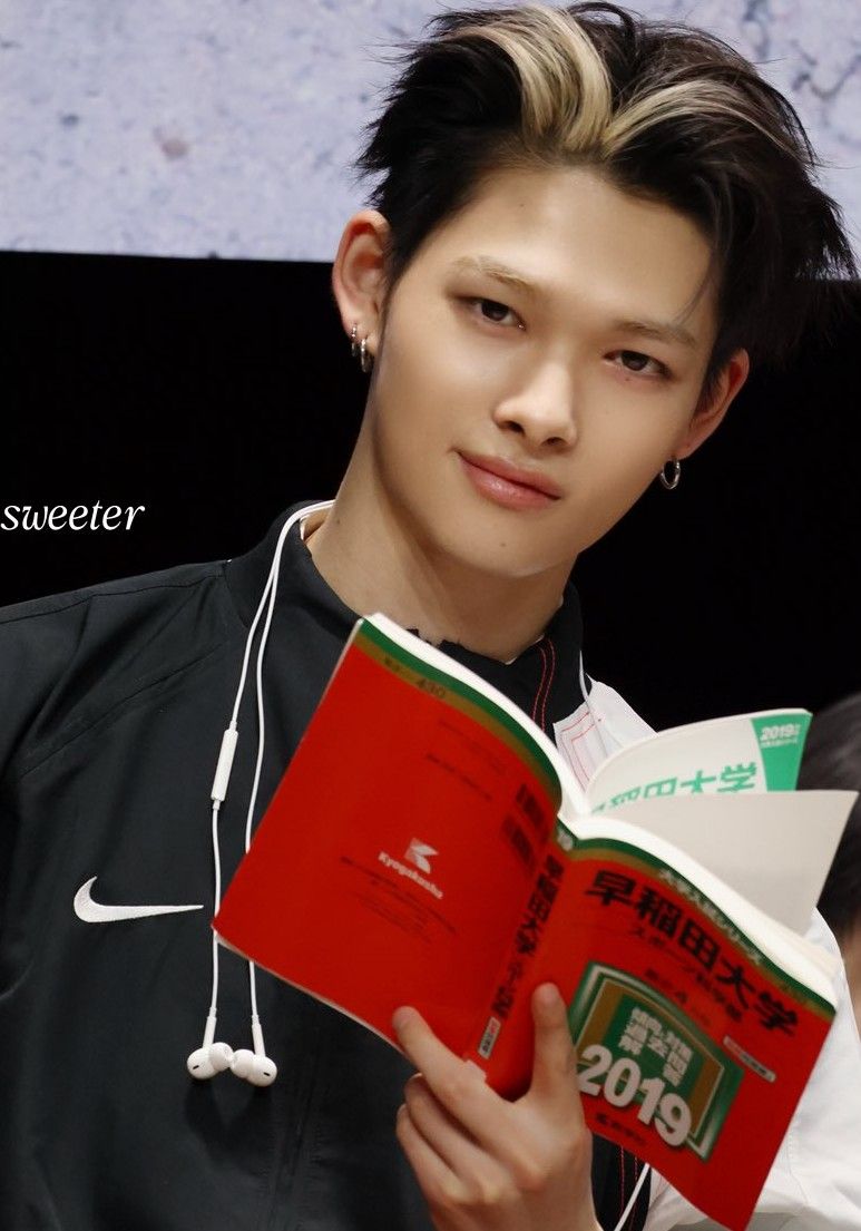 Foto aktivitas terbaru NI-KI (ENHYPEN)