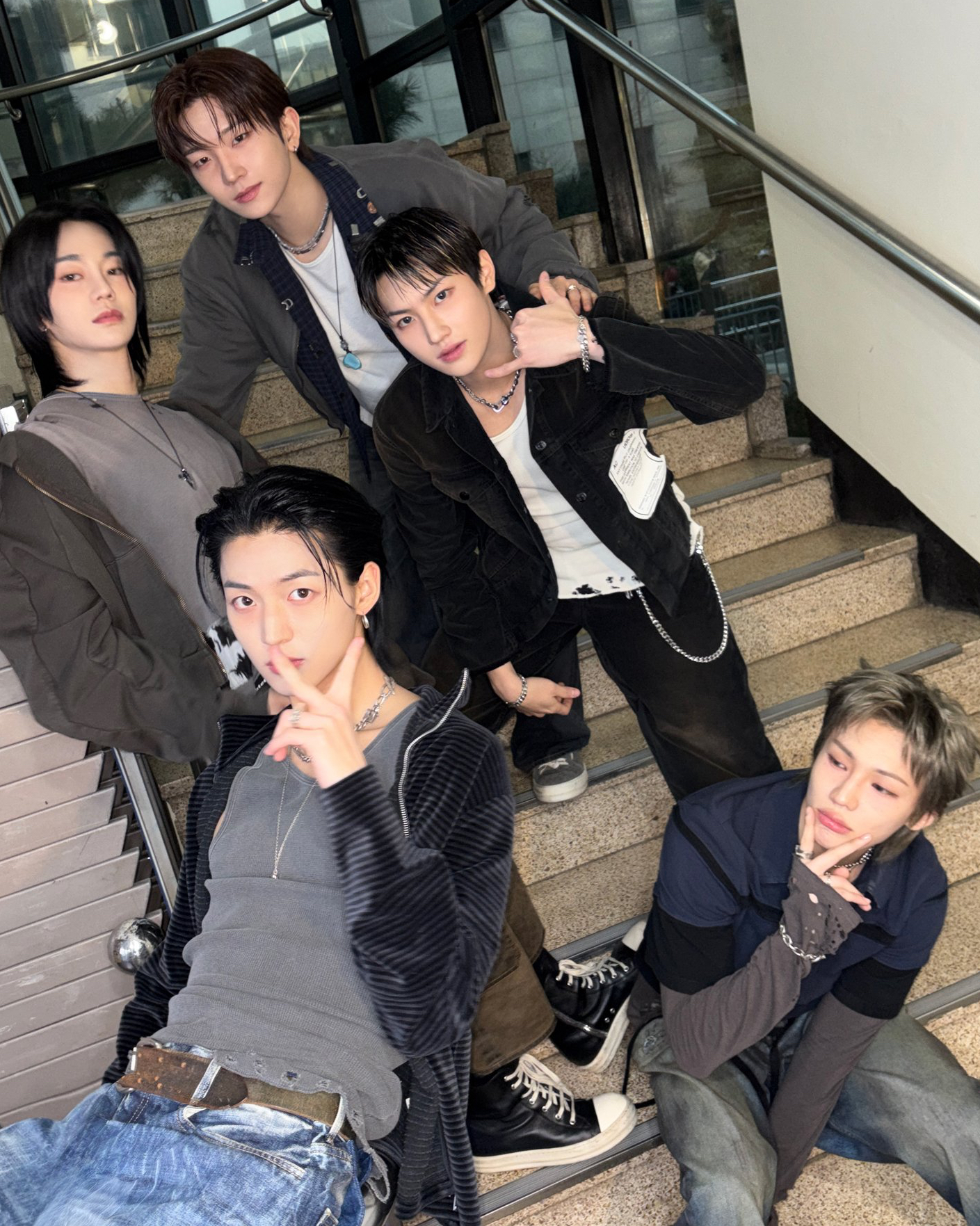 TNX 최근 활동샷