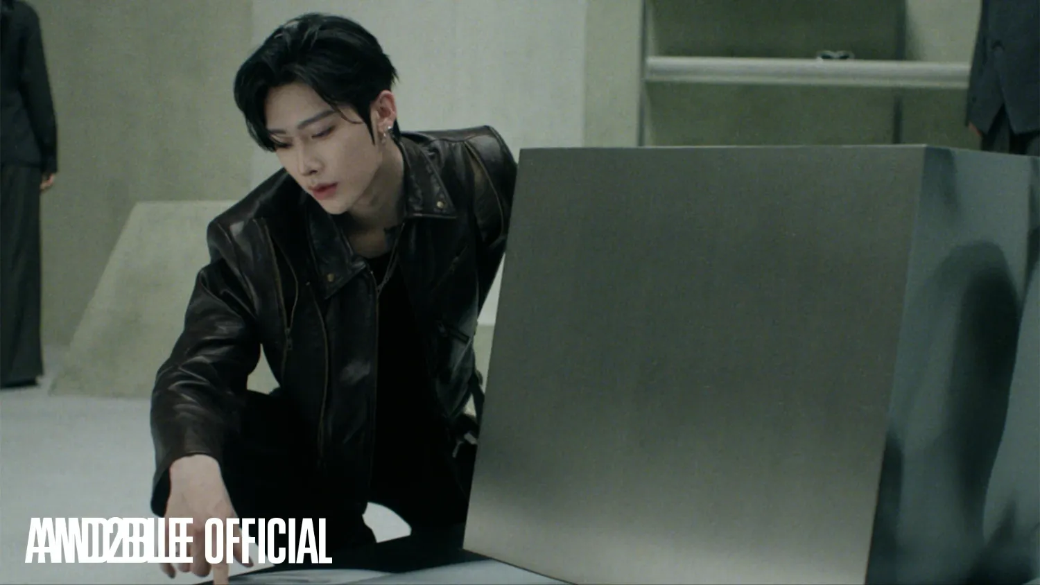 Behind-the-scenes cut of Ricky