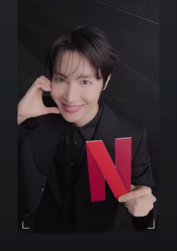 Foto aktivitas terbaru j-hope (BTS)