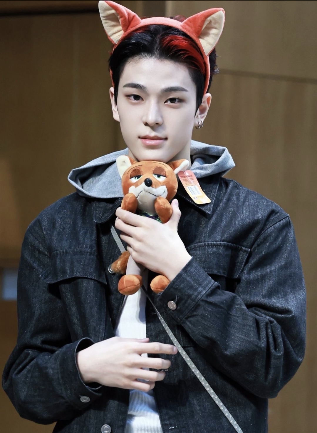 Latest photo of Kim Junmin (WHIB)