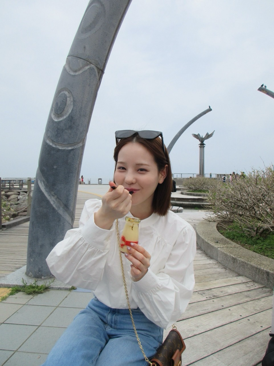 A moment captured by Mako (NiziU)'s fan