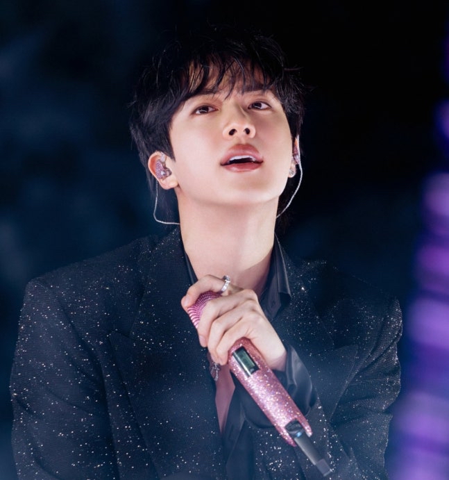 진 (방탄소년단)의 비하인드 컷