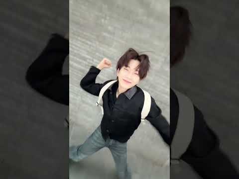 A moment captured by TNX's fan