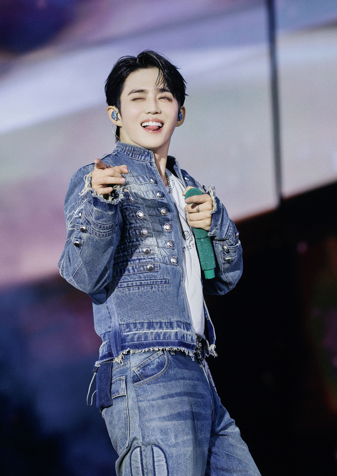 A moment captured by S.Coups (SEVENTEEN)'s fan