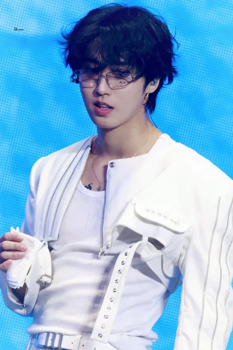 Latest photo of HAN (Stray Kids)