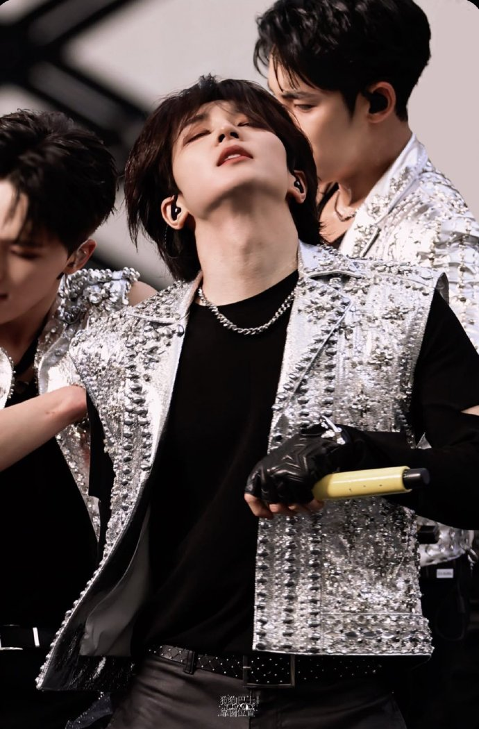 A moment captured by Wonwoo (SEVENTEEN)'s fan