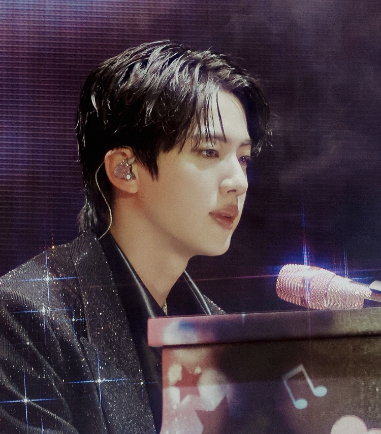Momen yang diabadikan oleh penggemar Jin (BTS)