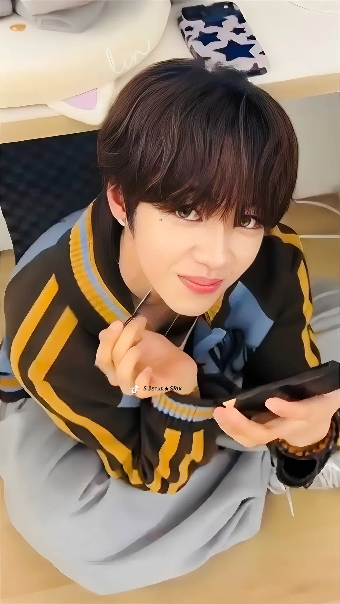 Fandom-recommended wallpaper image of JL (AHOF)