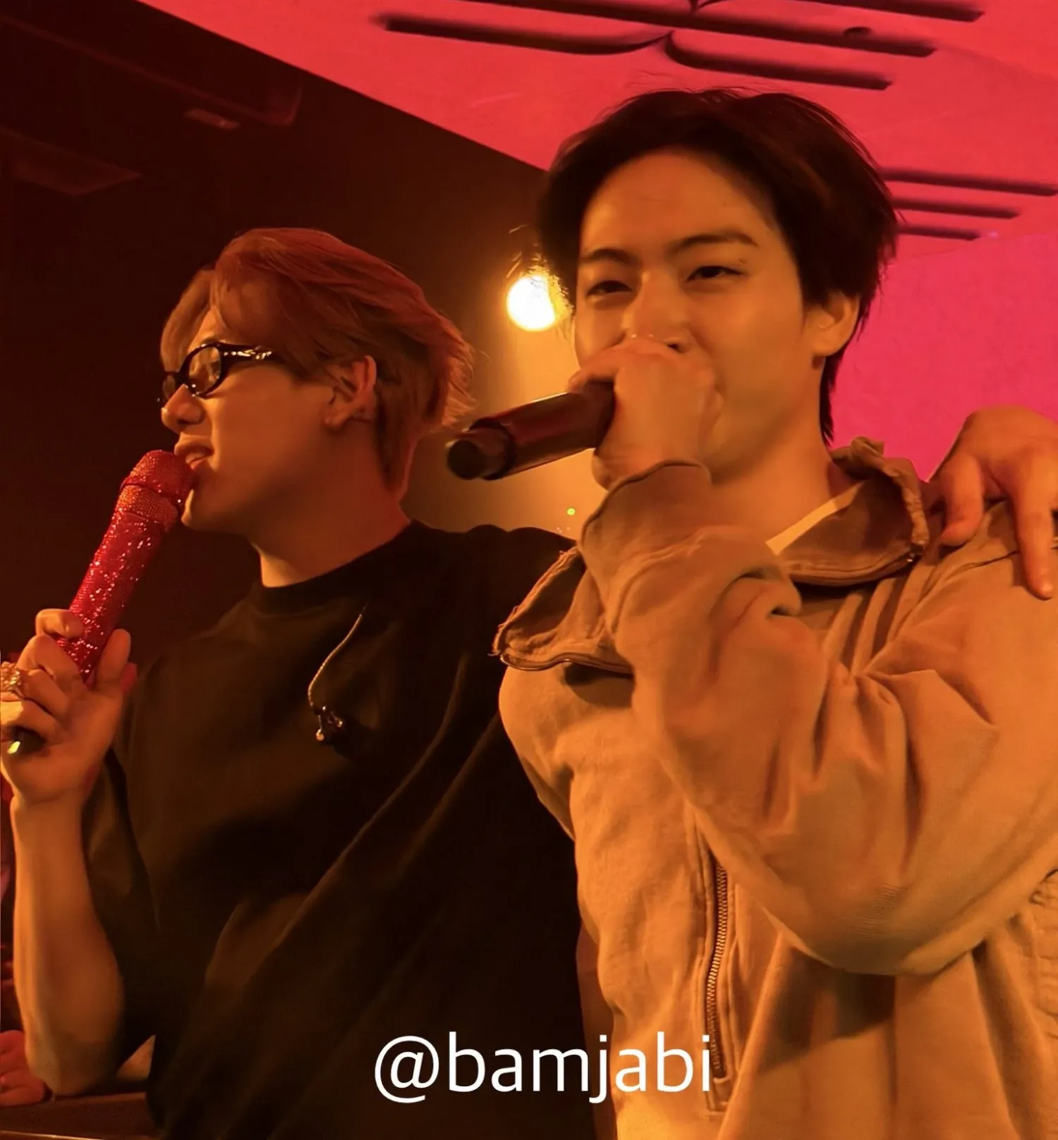 A moment captured by JAY B (GOT7)'s fan
