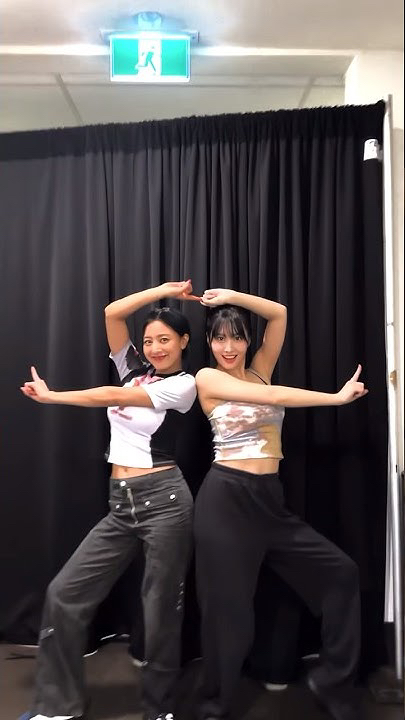 A heartfelt wallpaper shared by Momo (TWICE)'s fans