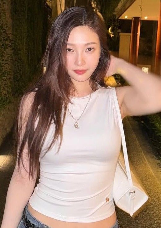 Behind-the-scenes cut of Joy (Red Velvet)