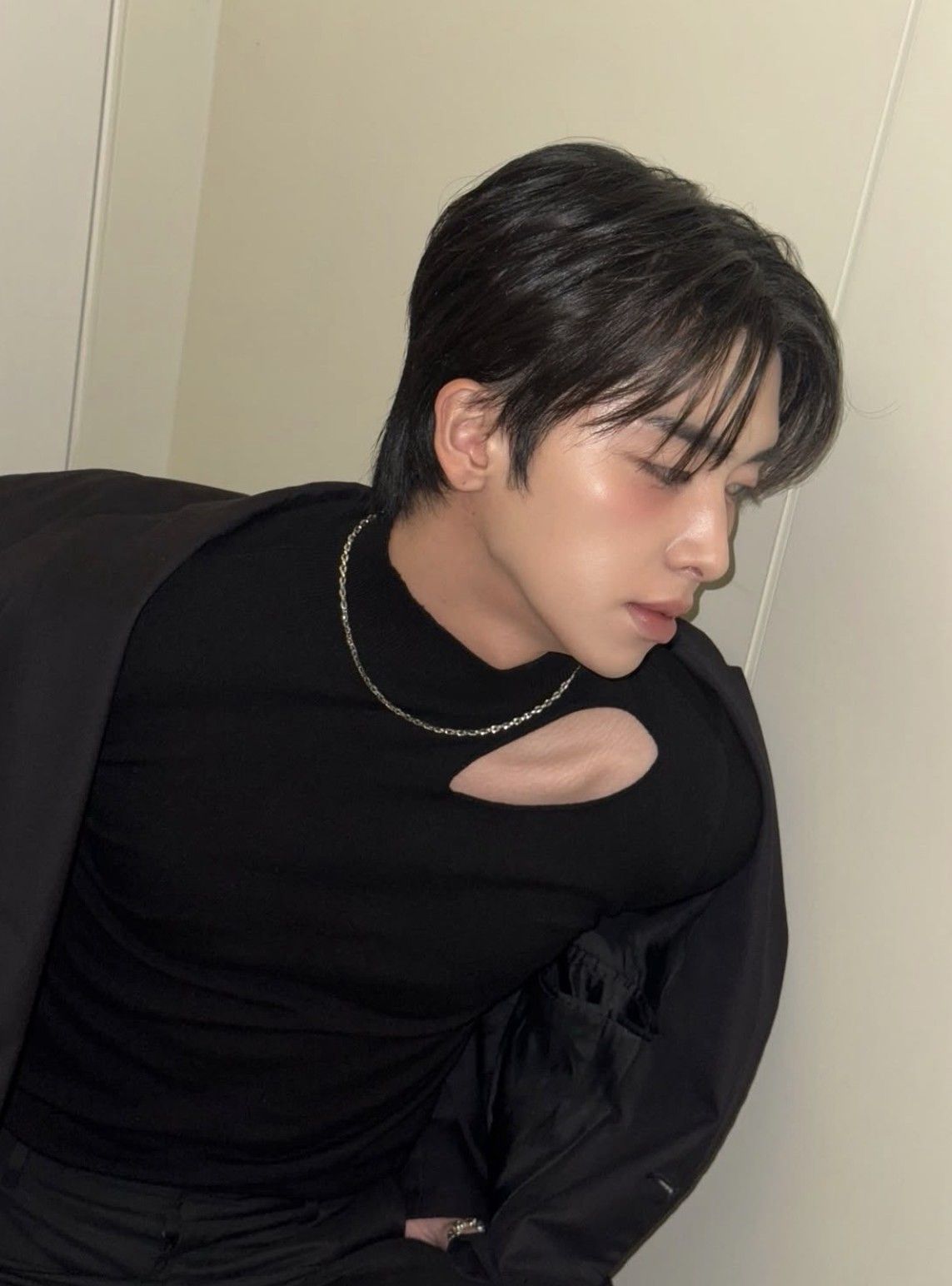 Behind-the-scenes cut of Xiao (UP10TION)