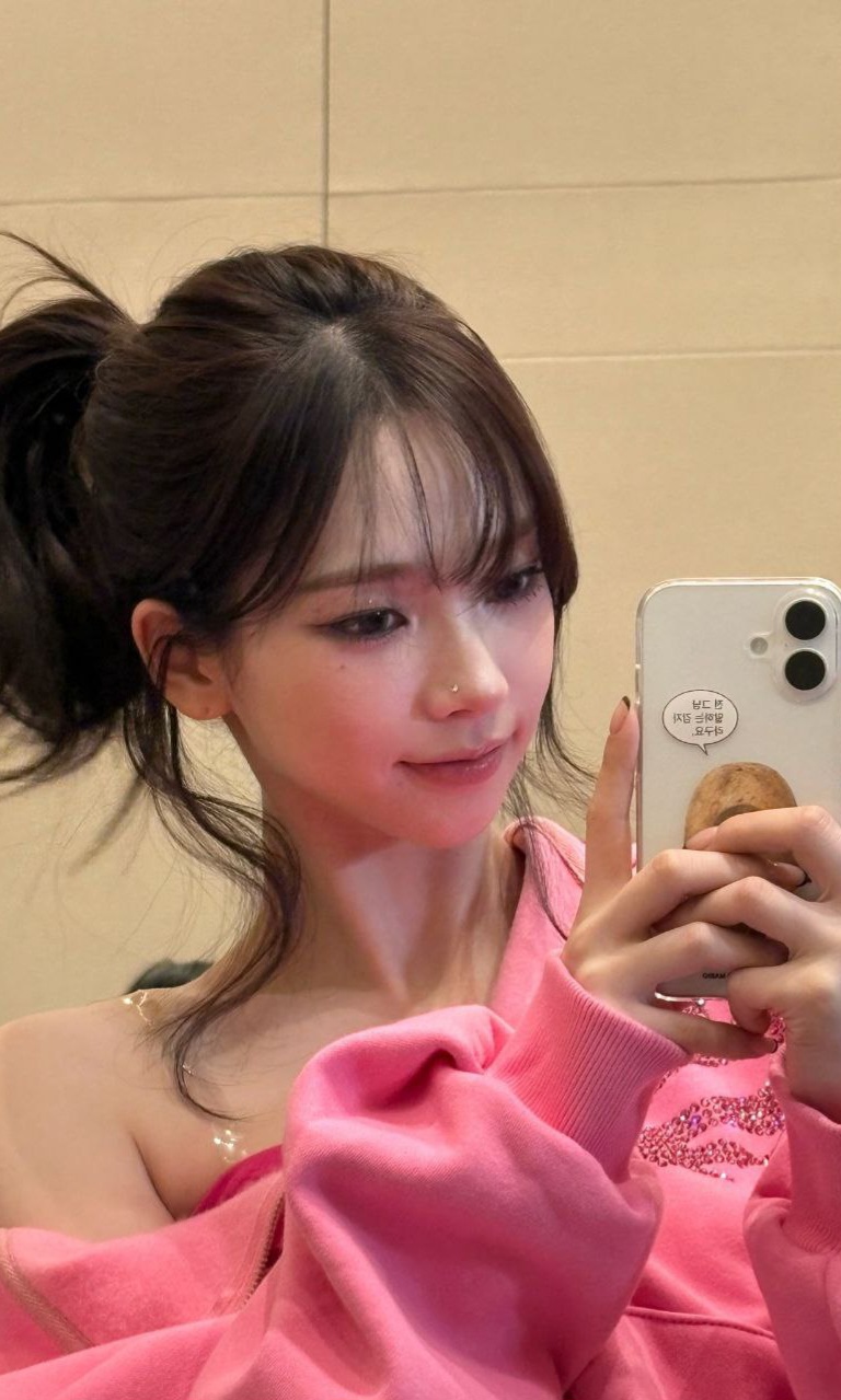 Behind-the-scenes cut of Karina (aespa)