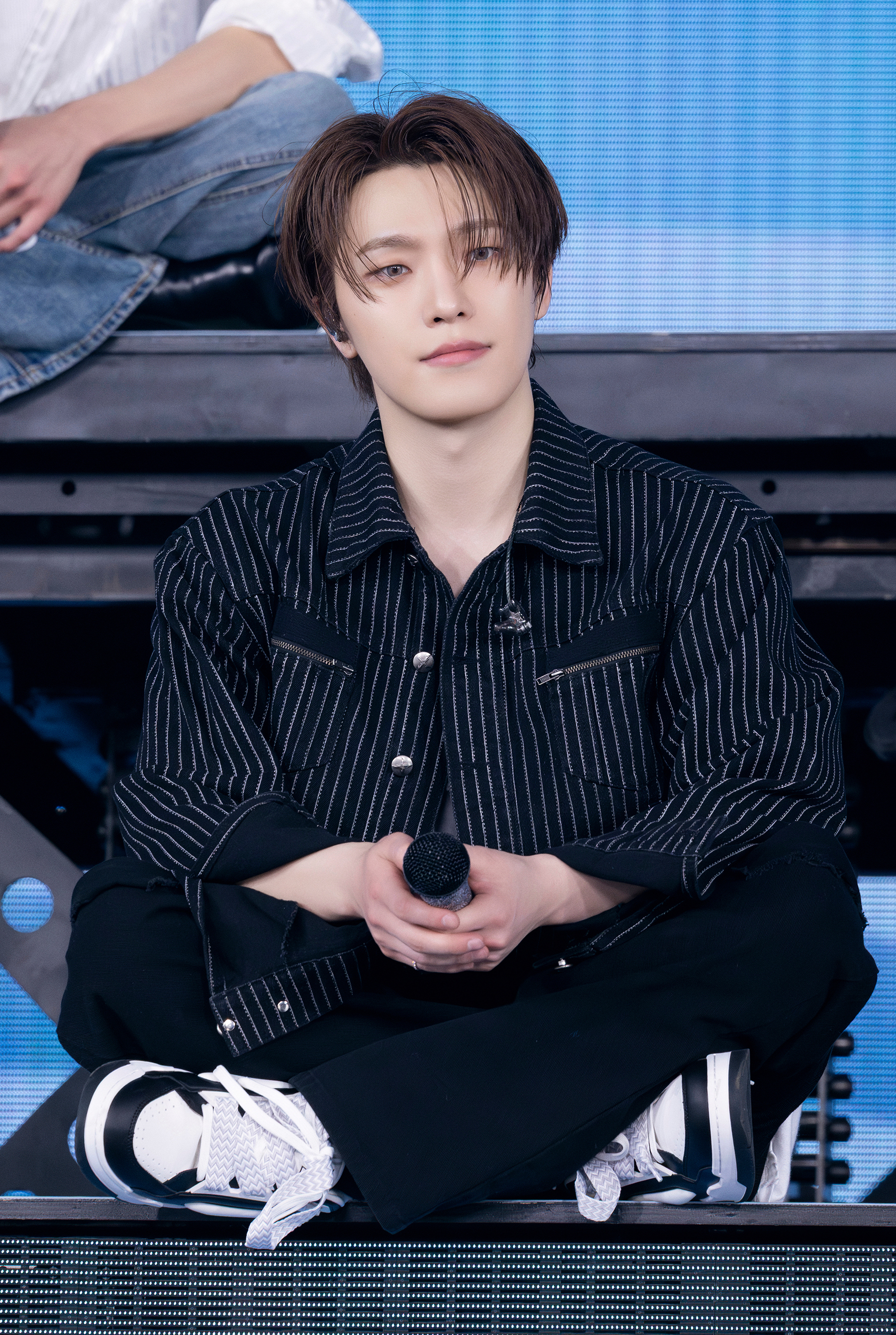 A moment captured by Dino (SEVENTEEN)'s fan