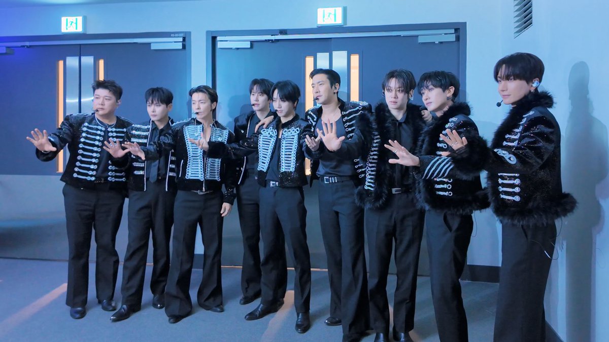 Potret di balik layar Super Junior